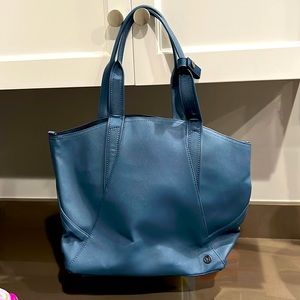 Lululemon bag